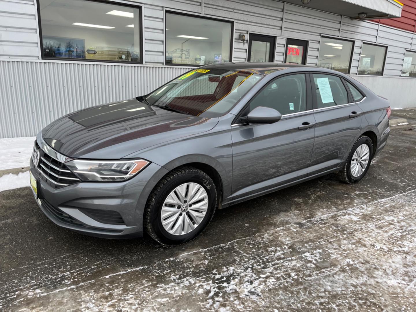 2019 Gray /Black Volkswagen Jetta 1.4T SE 8A (3VWC57BU8KM) with an 1.4L L4 DOHC 20V engine, 8A transmission, located at 1960 Industrial Drive, Wasilla, 99654, (907) 274-2277, 61.573475, -149.400146 - Photo#0